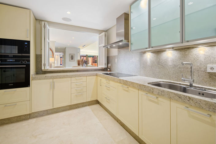 Image No.10-3 Bed Apartment for sale
