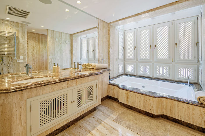 Image No.18-3 Bed Apartment for sale