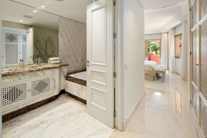 Image No.20-3 Bed Apartment for sale