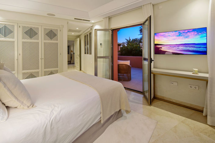 Image No.22-3 Bed Apartment for sale