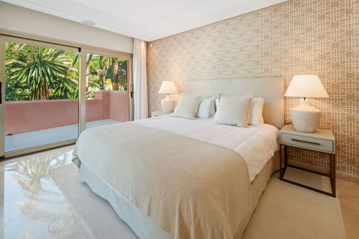 Image No.24-3 Bed Apartment for sale