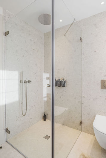 Image No.17-5 Bed House for sale