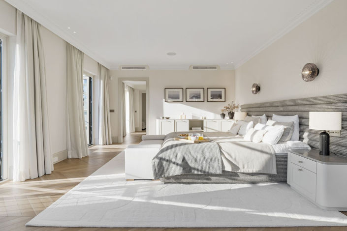 Image No.26-5 Bed House for sale