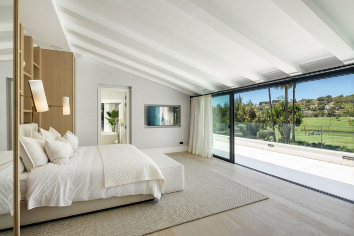 Image No.14-7 Bed House for sale