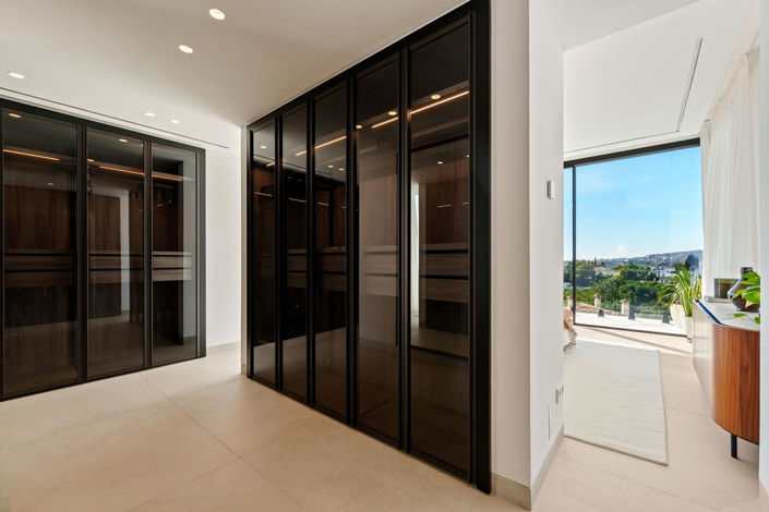 Image No.20-5 Bed House for sale