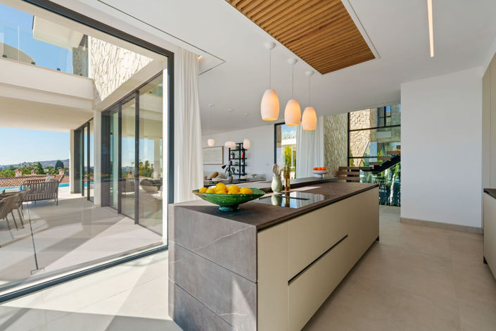 Image No.5-5 Bed House for sale