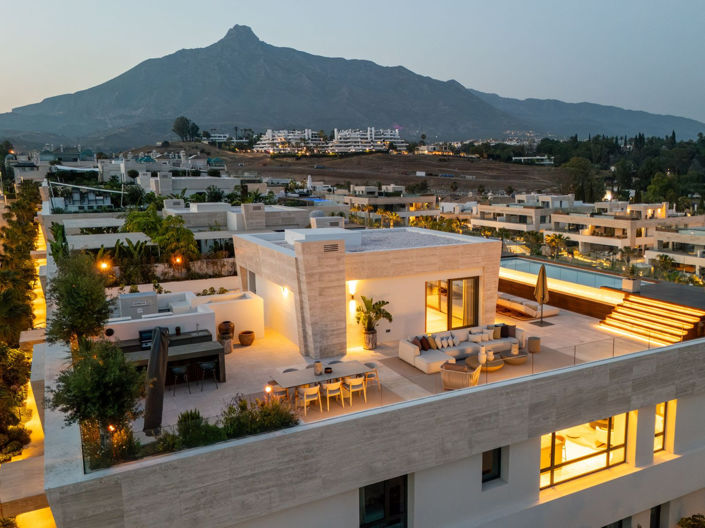 Image No.18-4 Bed House for sale
