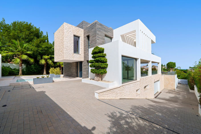 Image No.40-5 Bed House for sale