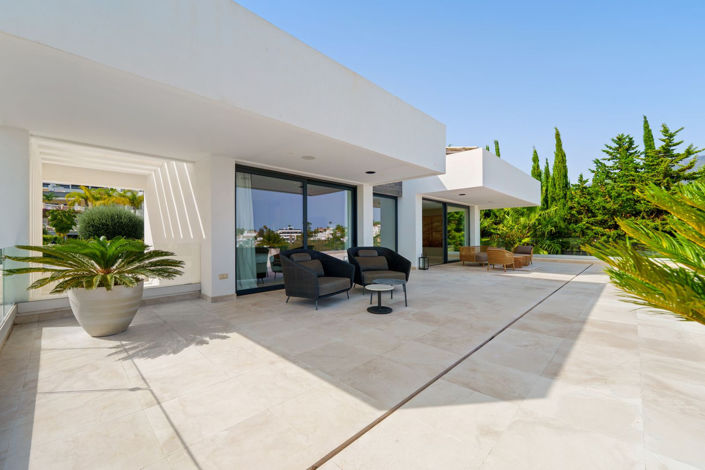 Image No.43-5 Bed House for sale