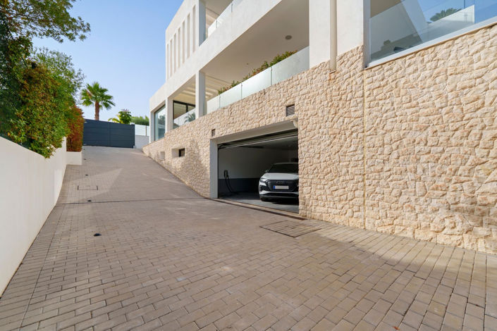 Image No.45-5 Bed House for sale