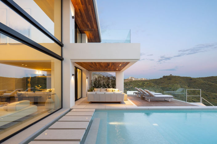 Image No.30-6 Bed House for sale
