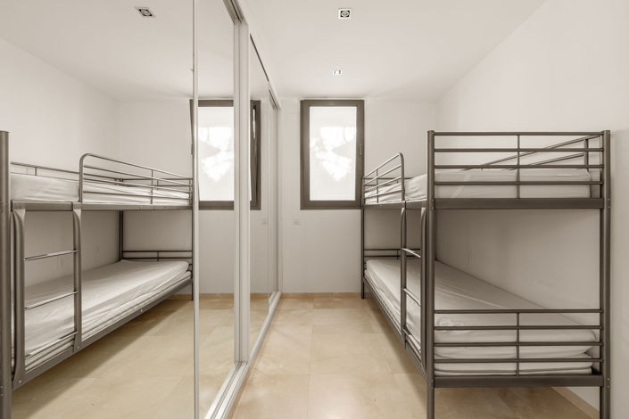Image No.21-7 Bed House for sale