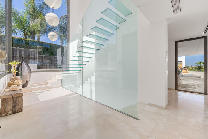 Image No.6-7 Bed House for sale