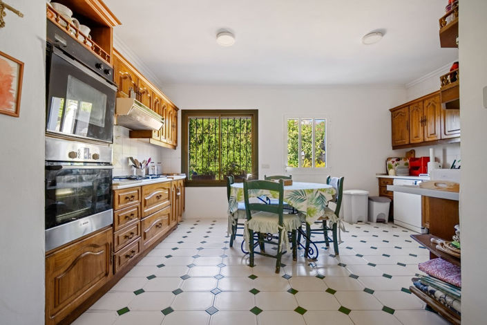 Image No.12-4 Bed House for sale