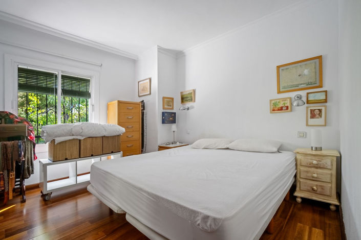 Image No.13-4 Bed House for sale