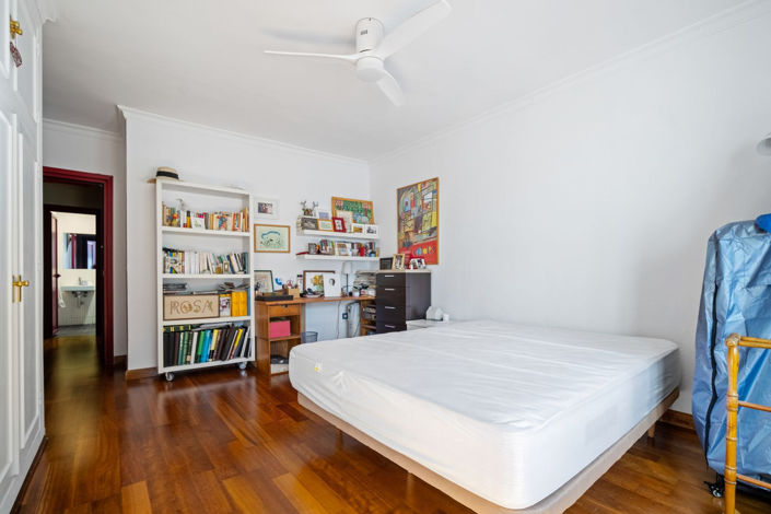 Image No.17-4 Bed House for sale