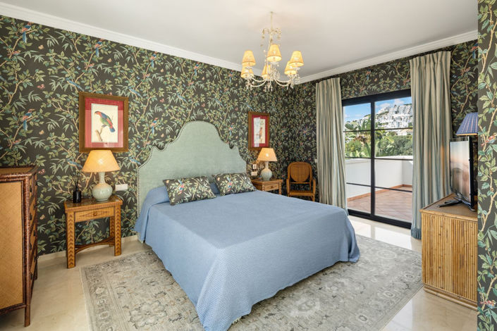 Image No.9-4 Bed House for sale