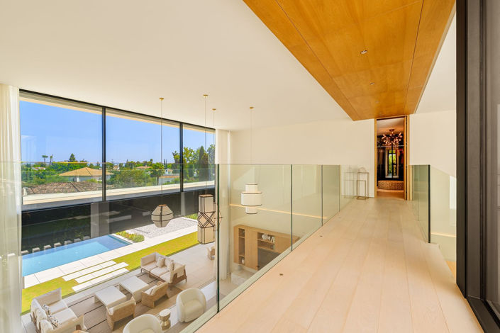 Image No.10-6 Bed House for sale