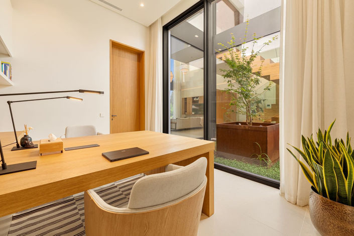 Image No.13-6 Bed House for sale