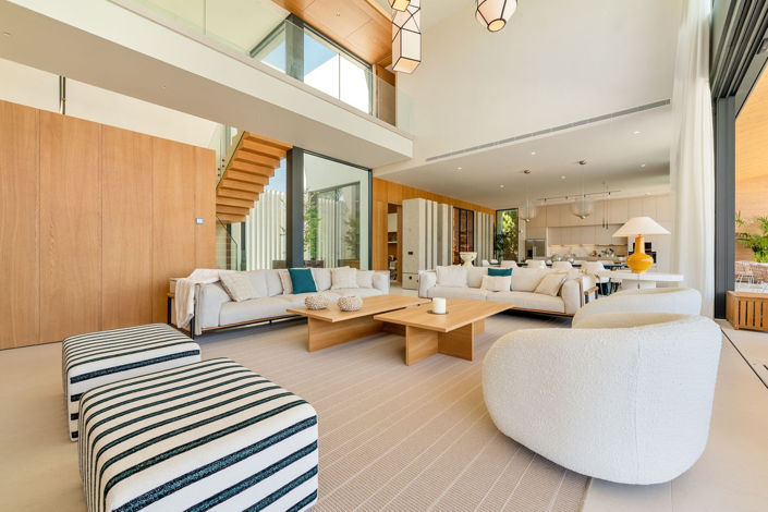 Image No.2-6 Bed House for sale