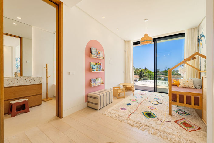 Image No.23-6 Bed House for sale