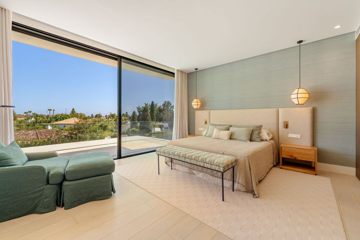 Image No.26-6 Bed House for sale