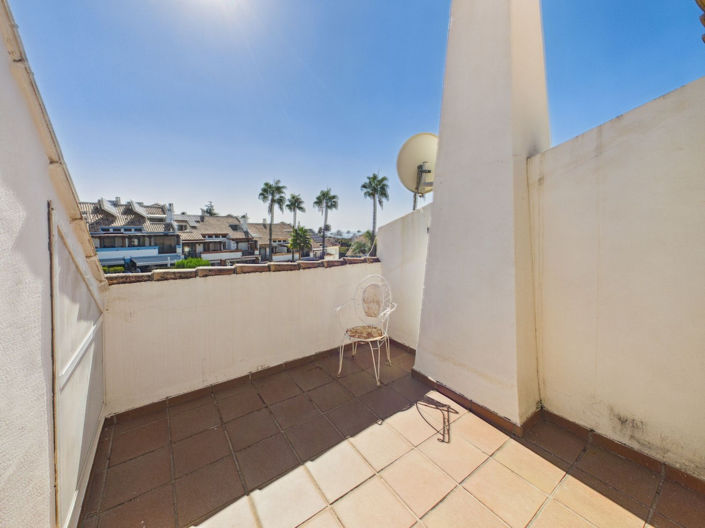 Image No.21-4 Bed House for sale