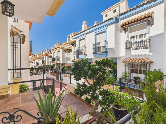 Image No.24-4 Bed House for sale