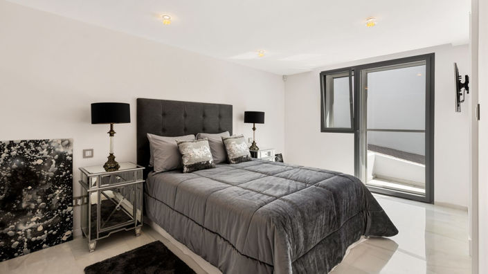 Image No.14-6 Bed House for sale