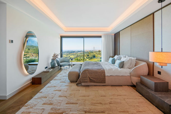 Image No.18-4 Bed House for sale