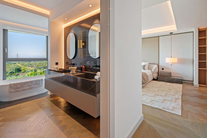 Image No.20-4 Bed House for sale