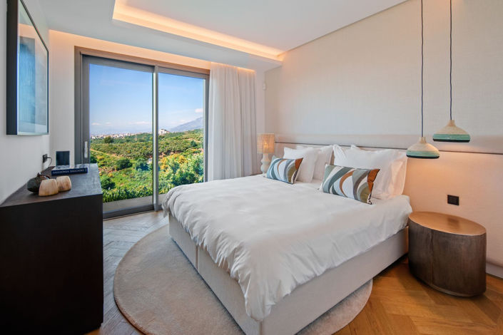 Image No.24-4 Bed House for sale