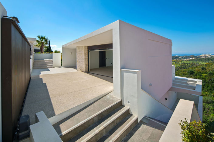 Image No.37-4 Bed House for sale