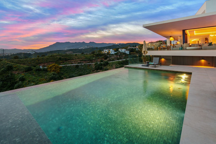 Image No.42-4 Bed House for sale