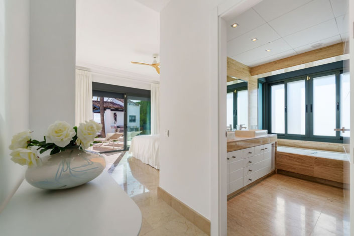 Image No.28-4 Bed House for sale