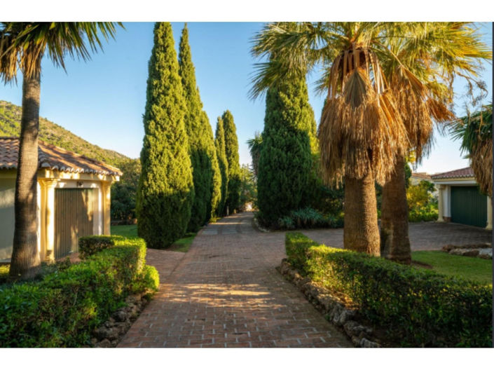 Image No.10-6 Bed House for sale