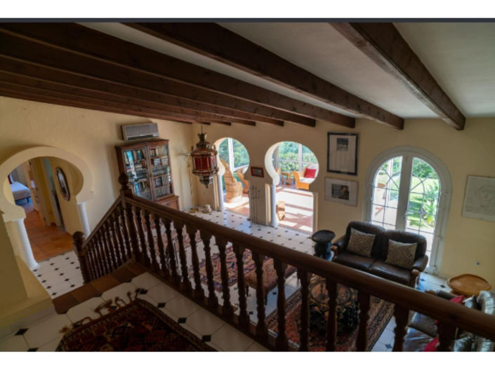 Image No.17-6 Bed House for sale