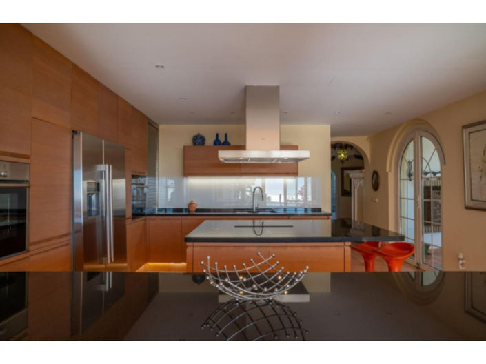 Image No.25-6 Bed House for sale