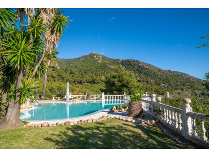 Image No.28-6 Bed House for sale