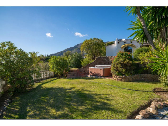 Image No.29-6 Bed House for sale