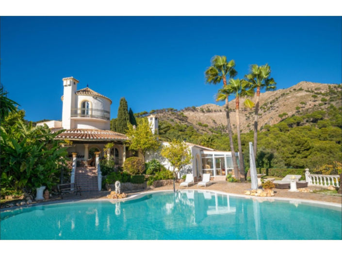 Image No.4-6 Bed House for sale