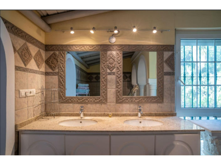 Image No.40-6 Bed House for sale