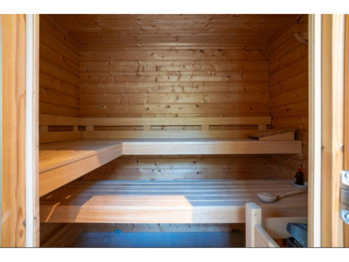 Image No.44-6 Bed House for sale