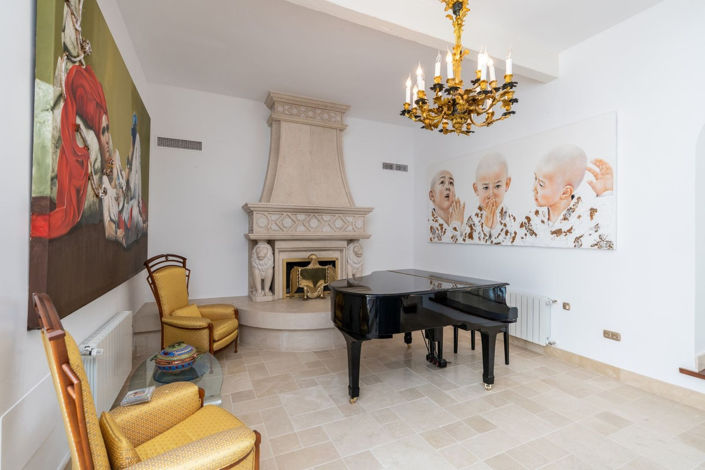 Image No.18-5 Bed House for sale