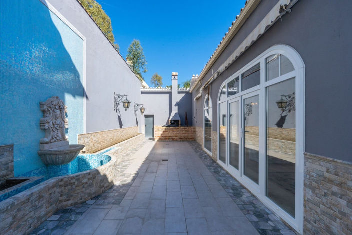 Image No.22-5 Bed House for sale