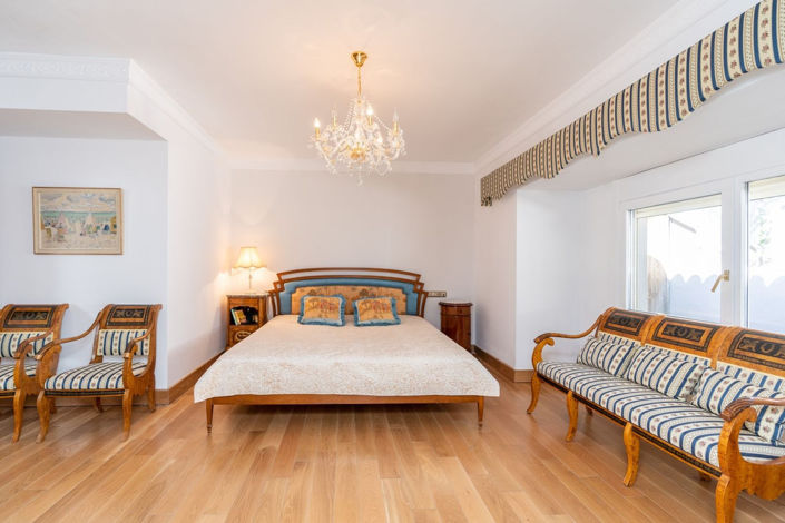 Image No.26-5 Bed House for sale