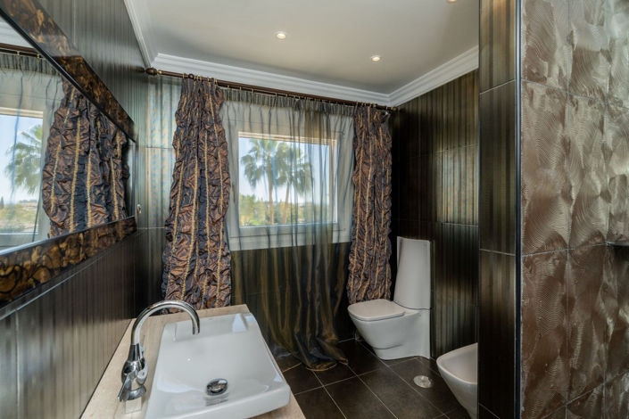 Image No.32-5 Bed House for sale