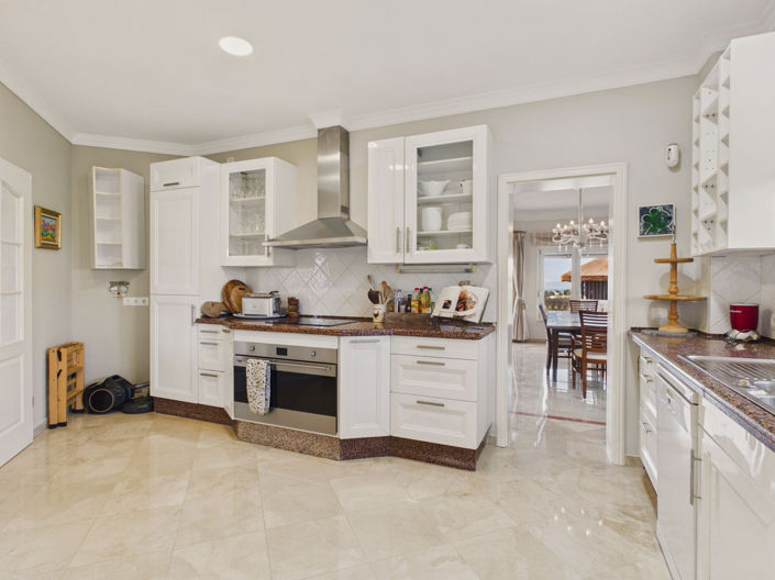 Image No.20-6 Bed House for sale