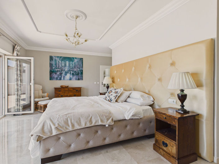 Image No.23-6 Bed House for sale