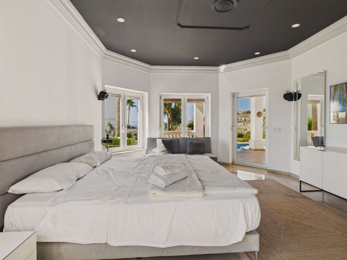Image No.31-6 Bed House for sale